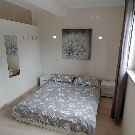 Spacious Izola Apartment Sl Екстер'єр фото
