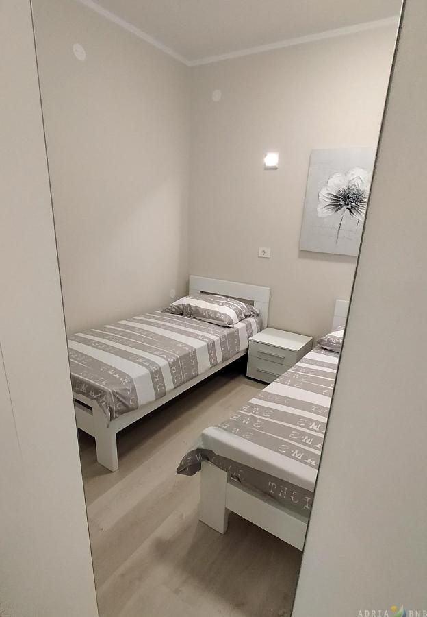 Spacious Izola Apartment Sl Екстер'єр фото