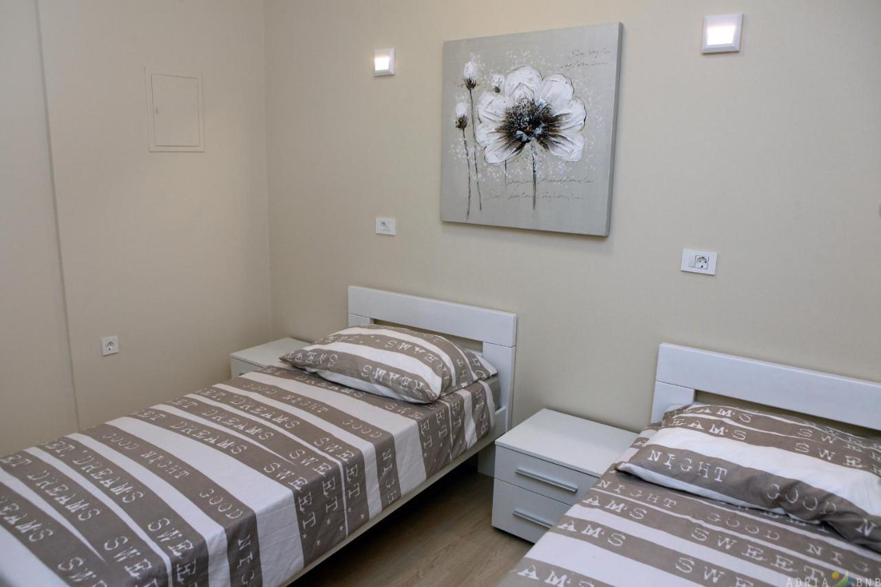 Spacious Izola Apartment Sl Екстер'єр фото