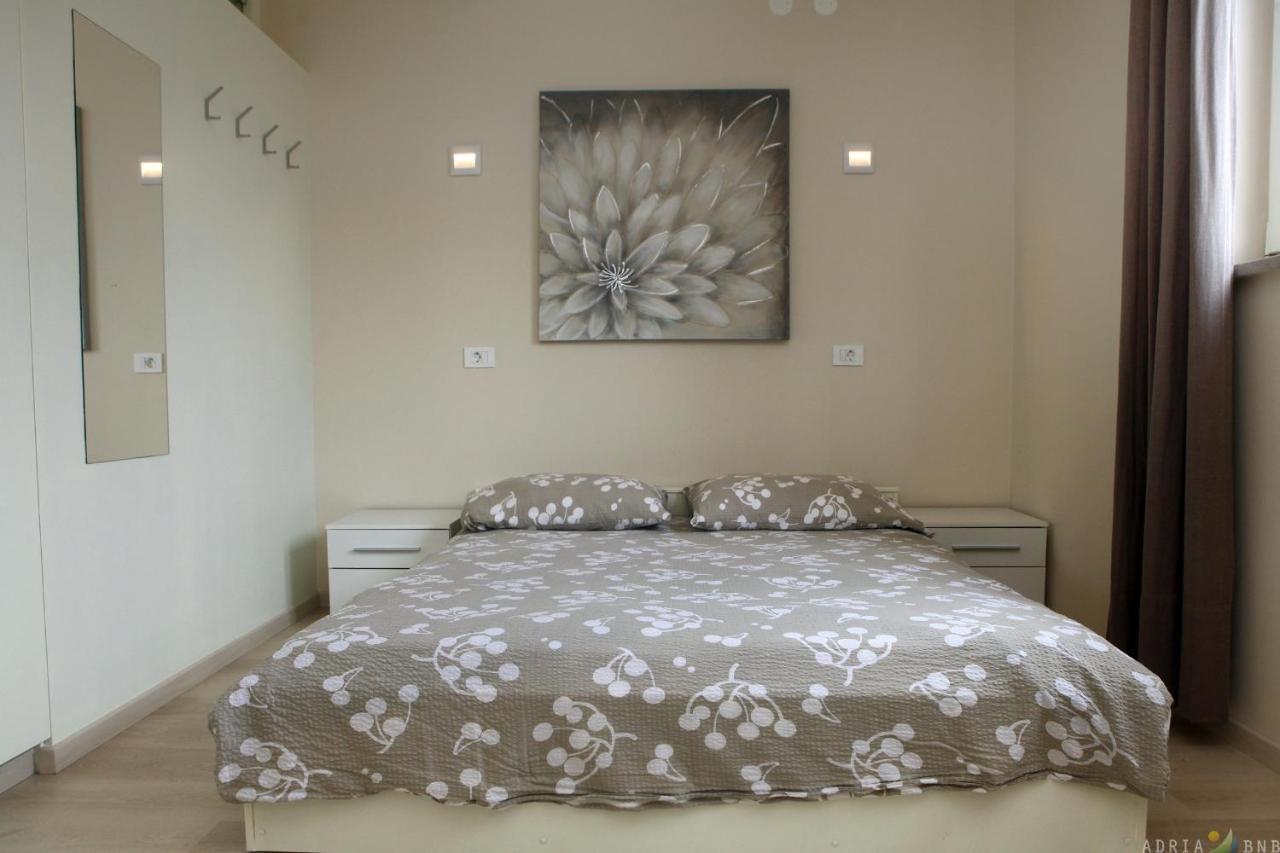 Spacious Izola Apartment Sl Екстер'єр фото
