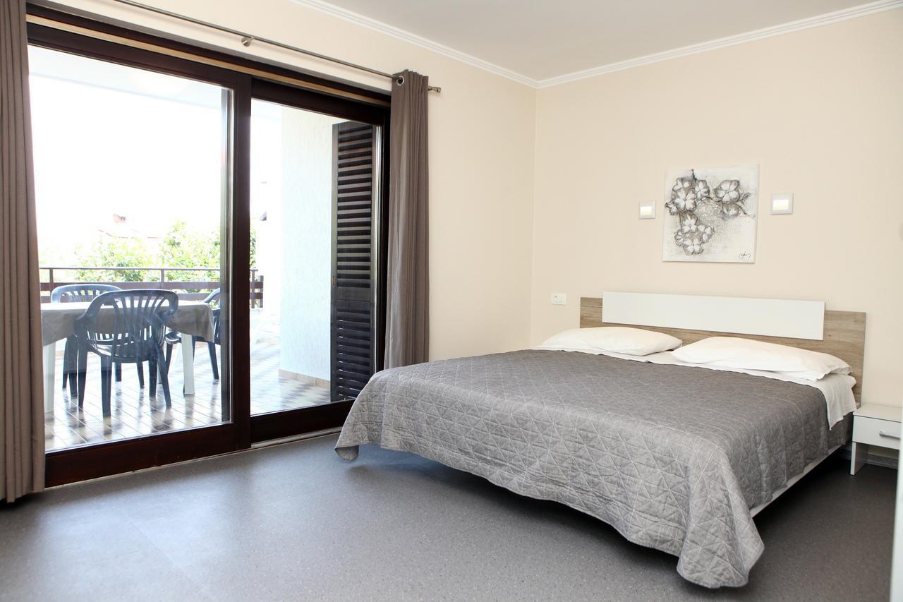 Spacious Izola Apartment Sl Екстер'єр фото