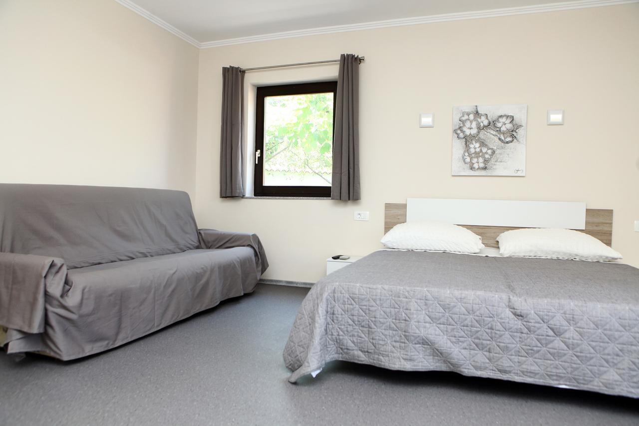 Spacious Izola Apartment Sl Екстер'єр фото