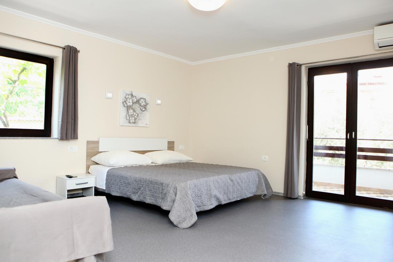 Spacious Izola Apartment Sl Екстер'єр фото