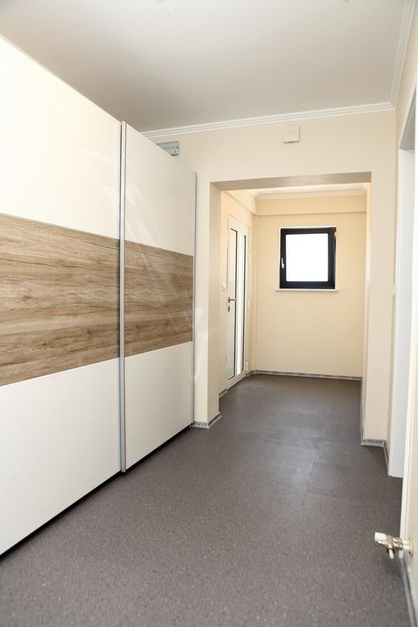 Spacious Izola Apartment Sl Екстер'єр фото